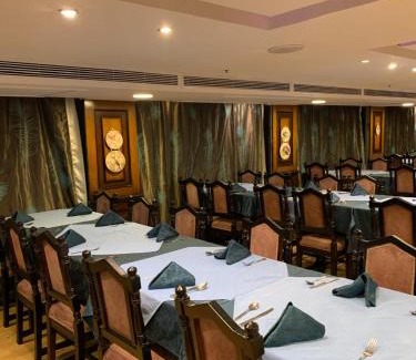 Cairo Hotel | فندق ريفر المعادي