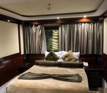 Cairo Hotel | فندق ريفر المعادي