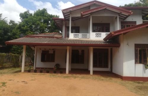Anuradhapura House | ආලෝකා නවාතැන්