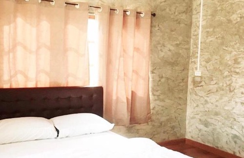 Lan Dokmai Tok Other | ธาราลอด์จ Thara Lodge