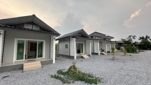 Nakhon Sawan House | บ้านพักทวีสุข พิซซ่านครสวรรค์รีสอร์ท