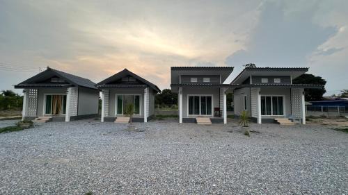 Nakhon Sawan House | บ้านพักทวีสุข พิซซ่านครสวรรค์รีสอร์ท