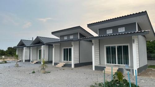Nakhon Sawan House | บ้านพักทวีสุข พิซซ่านครสวรรค์รีสอร์ท