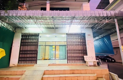 Khlong Hae House | บ้าน3ชั่นหลังใหญ่ในตัวเมืองหาดใหญ่nใกล้ลีกาเดนท์6นาทีพักได้12 คน