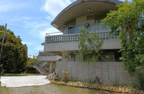 Nago Apartment | ジャングリアに一番近い宿 敷地四千坪以上 一階まるまる貸切 広い敷地内でBBQ可 Forest lnn YANBARU