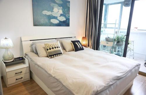 Jing'an Apartment | 大世界