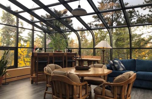Yellowknife Bed & Breakfast | 好丘。Hacho House