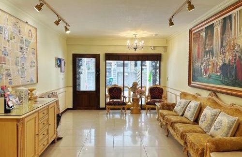 West Central District House | 巴洛克文旅 #海安藝術街#神農街#花園夜市住宿