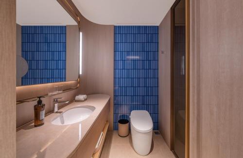 Yuhang District Hotel | 杭州余杭芳正广场桔子水晶酒店