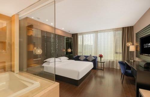 Downtown Hangzhou Hotel | 杭州西湖6698水晶设计酒店