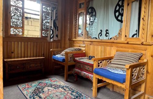 Shangri-La House | 格桑藏驿藏家小院