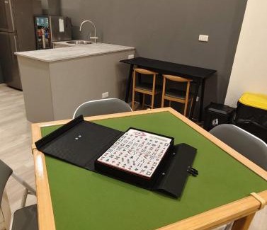 Anping House | 橙居-台南安平包棟民宿-泡湯池-麻將-停車方便-加大雙人床