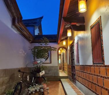 Shuitou Village Bed & Breakfast | 歇會兒民宿典藏館