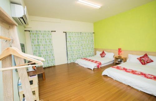 Sanyi Bed & Breakfast | 甘丹民宿-三義火車站前