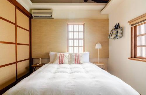 Old Town Villa | 臺窩灣TayouanVilla Taiwan Traditional House全新包棟房間2-12人4房6衛4床2廳1廚房