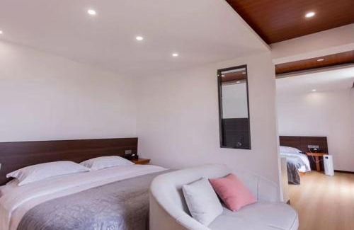 Shangri-La House | 茨姆极光民宿