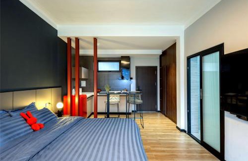 Longkan Bed & Breakfast | 观山月客栈
