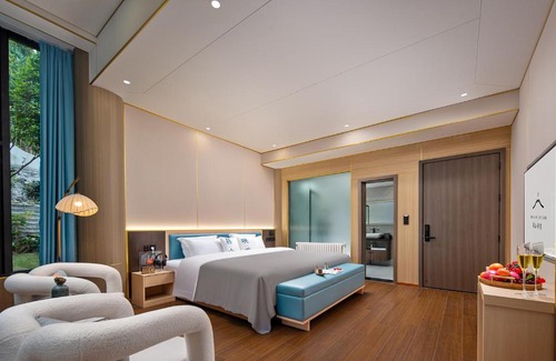 Dujiangyan Hotel | 都江堰青城山暮山映雪溶洞汤池酒店