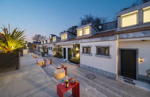 Wuchang Hotel | 隐居伴山黄鹤楼昙华林店