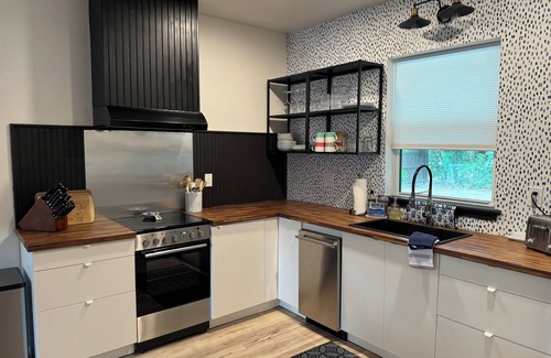 East Riverside House | ꕥ The Texas Bluebonnet ꕥ 1.1 mi to Baylor, & 1.8 mi to Magnolia Silos!