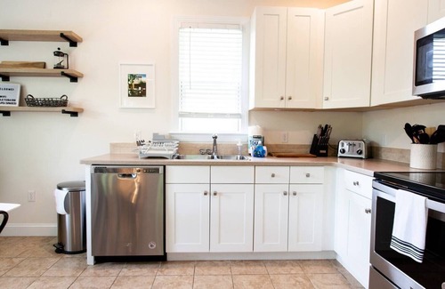 Chapel Hill Apartment | 0.8 Miles to W Franklin St | Private Apartment