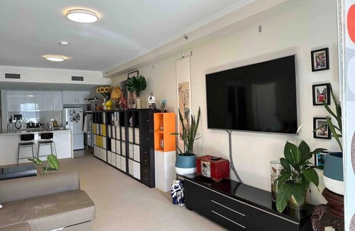 Mascot Apartment | 0 min to Train, 2 Stops to Central