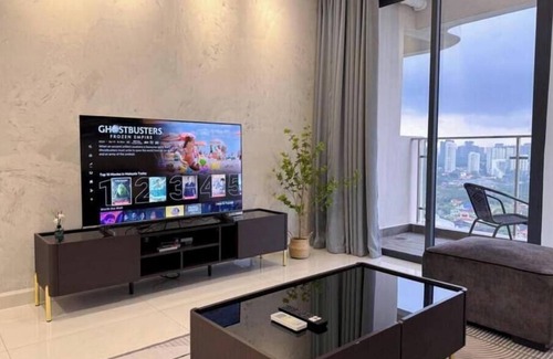 Central District Apartment | 0%TAX Modern Design Sea & Cityview 2CarPark 6-11px