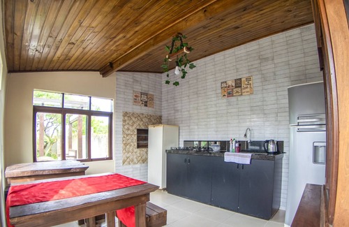 Portinho House | 01 Double Room - Air conditioning | WiFi | TV - Facing the Santo Antônio Lagoon