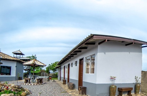 Portinho House | 01 Double Room - Air conditioning | WiFi | TV - Facing the Santo Antônio Lagoon