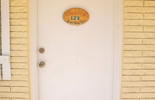 Sevier Apartment | 0129) Candy Suite 129