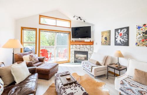 Upper Village House | #03 Arrowhead Point