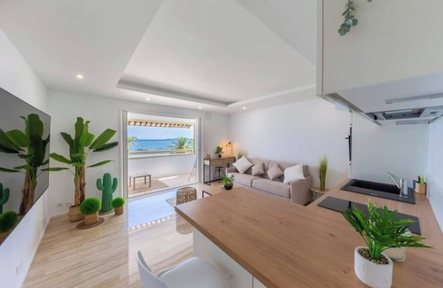Saint-Laurent-du-Var Apartment | 06K1 - Front of the sea-renovated-terrace–parking