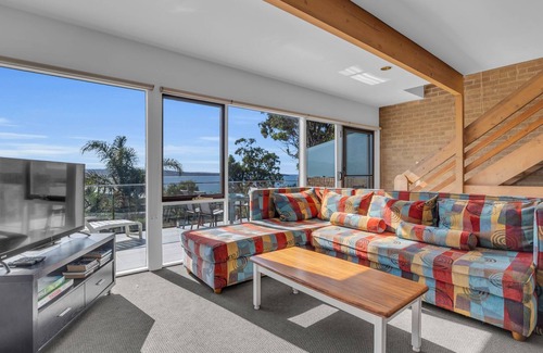 Pambula Beach House | 1/1 Jinjera Parade, Pambula Beach