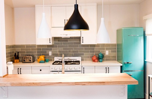 Burbank Apartment | 1+1 mid-century meets boho next to Studios