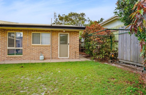 Rainbow Beach Apartment | 1/1 Rumbalara Avenue - Rainbow Beach. Walk to everything
