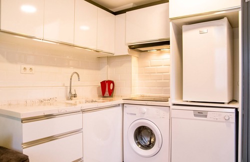 Izmir City Centre Apartment | 1+1 Studio Room A daily studio located in the center of Izmir