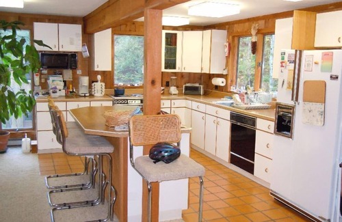 West Dover House | 1-2 Family Perfection: Location + Views + Ammenities = Value