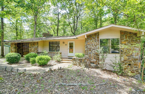 Hot Springs Village House | 1/2 Mi to DeSoto Lake: Hot Springs Village Home