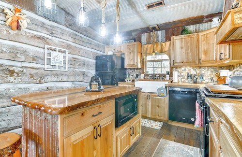 Shell Knob Cabin | 1/2-Mi to Lake: Cabin on 43 Acres in Shell Knob!