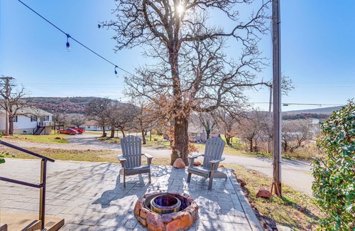Medicine Park House | 1/2 Mi to Lake Lawtonka: Mtn-View Haven!