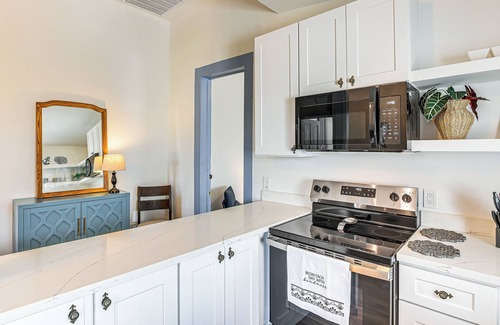 Galveston Apartment | < 1/2 Mi to The Strand: Historic Galveston Apt!