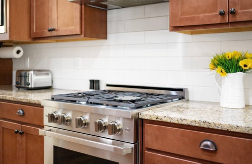West Haven-Sylvan House | 1.2M New Luxury Home, Hot Tub, 4 King Beds, 2 in-Suites, Fast Wifi