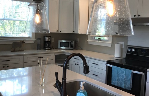 Augusta House | 1.3 Mile Walk to the Augusta National Clubhouse! Lovely Cottage with Space!