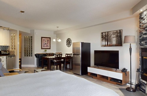 Beaupre Condo | 1-313 : Superior Studio - sleeps 4.