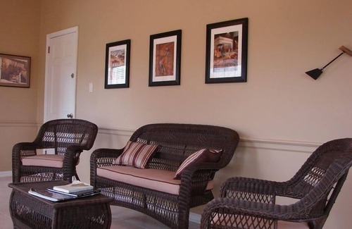 Lexington House | 1.4 Miles from the ~ KY ~ Horse ParknPremise ID 12268400-3