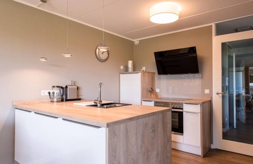 Nes Apartment | 1 - 4 Personen 1. Etage, Haustiere Willkommen Balkonausrichtung Nach Osten mit Freier Aussicht in die Dünen 2 Schlafzimmer, 1 Badezimmer mit Dusche und Badewanne, WC Separat