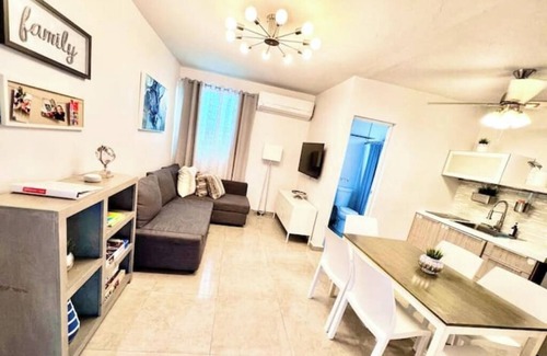 Carcel Apartment | 1.5 Modern Family Apt with Generator