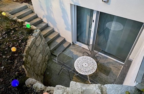 Gaertringen Apartment | 1.5 room app. modern with kitchen + terrace near S-Bahn. 250 Mbit Internet