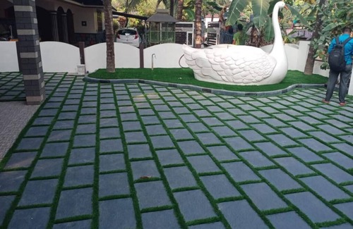 Kulanada House | 1.5km- town, Believers Hosp. 5 minutes to R. station. 2BHK, ensuite,A/C, balcony