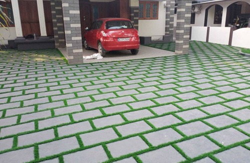 Kulanada House | 1.5km- town, Believers Hosp. 5 minutes to R. station. 2BHK, ensuite,A/C, balcony